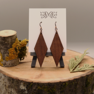 Long Diamond - Walnut